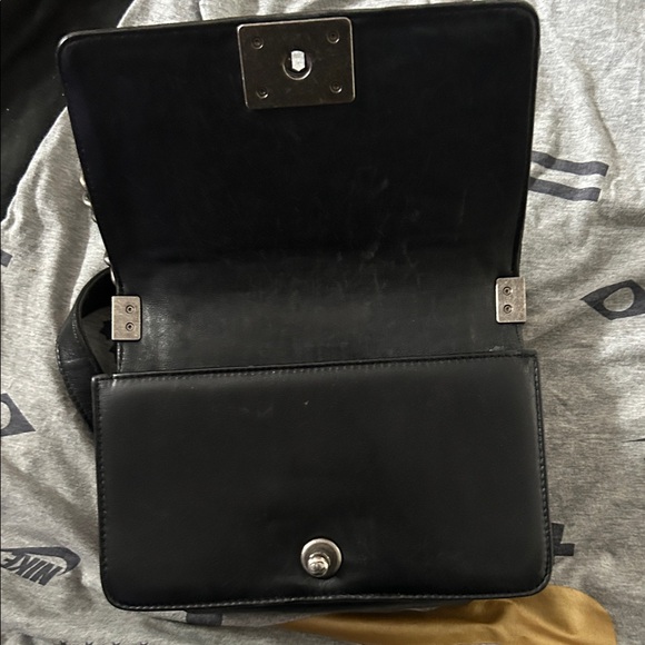 Chic Python Leather Crossbody Bag - Picture 8 of 12